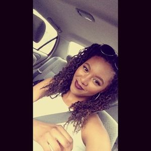 Meet your Posher, D'amoura